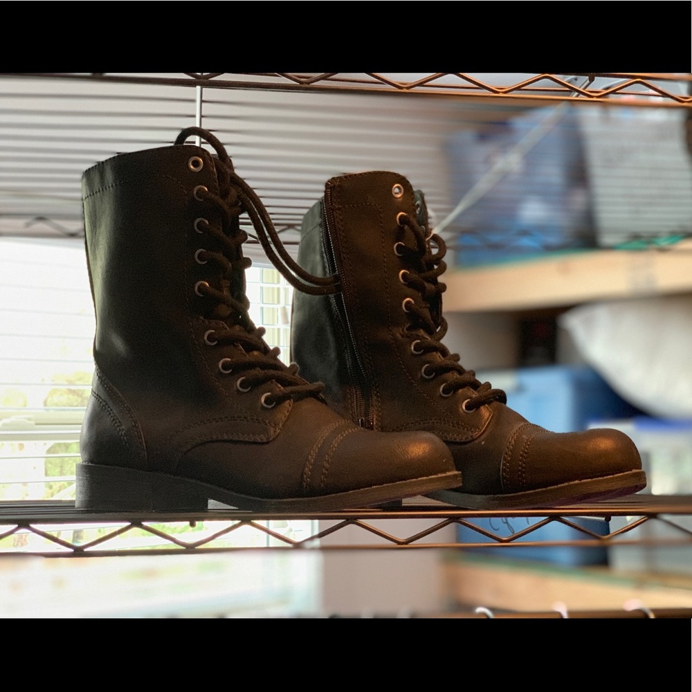 Black combat boots - Never Worn